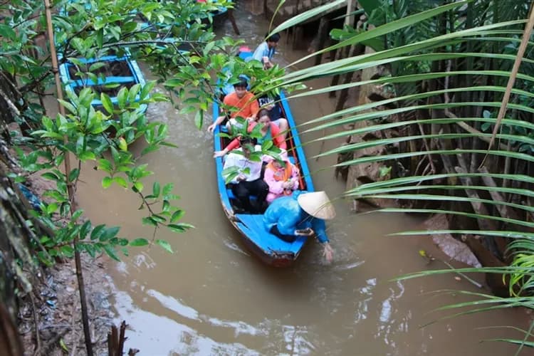 越南旅遊｜【胡志明五星5日】胡志明漫遊、夜遊西貢河、美托湄公河生態、美奈ＡＴＶ吉普車遊紅白沙丘(含簽證)-10