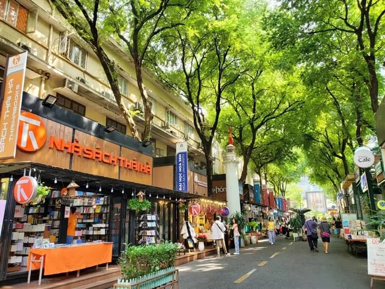 越南旅遊｜【胡志明五星5日】胡志明漫遊、夜遊西貢河、美托湄公河生態、美奈ＡＴＶ吉普車遊紅白沙丘(含簽證)-6