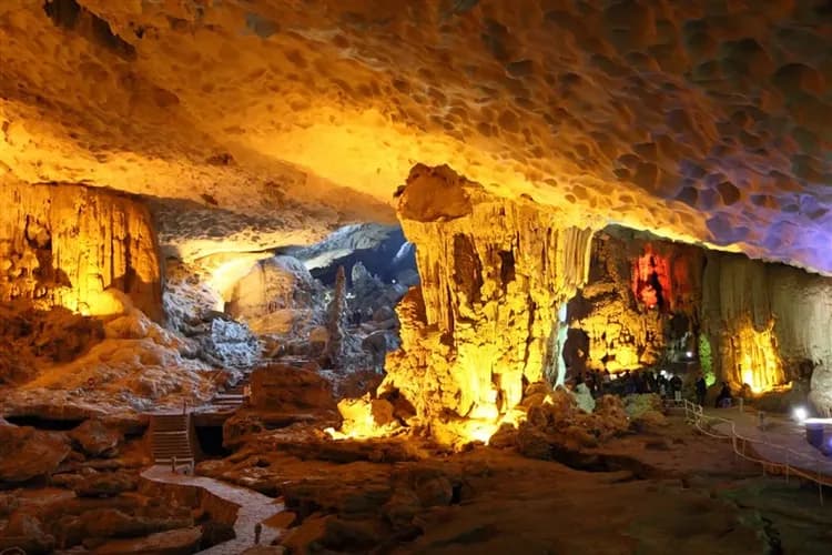 越南旅遊｜【北越Chill5日】河內漫遊、下龍灣仙境、陸龍灣美景、水上木偶戲、無購物(含簽證)-9