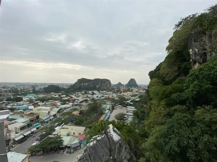 【越南旅遊 星愛峴港悠閒5日】巴拿山黃金佛手、峴港壁畫村、迦南島竹桶船、會安古鎮、美山聖地、含簽證-7