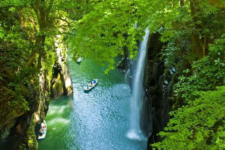 【春櫻九州全覽】早鳥折1000、九州賞櫻名所、高千穗峽、南阿蘇鐵道、全程無自理餐、日南摩艾像、湯布院、溫泉六日、高雄直飛-7