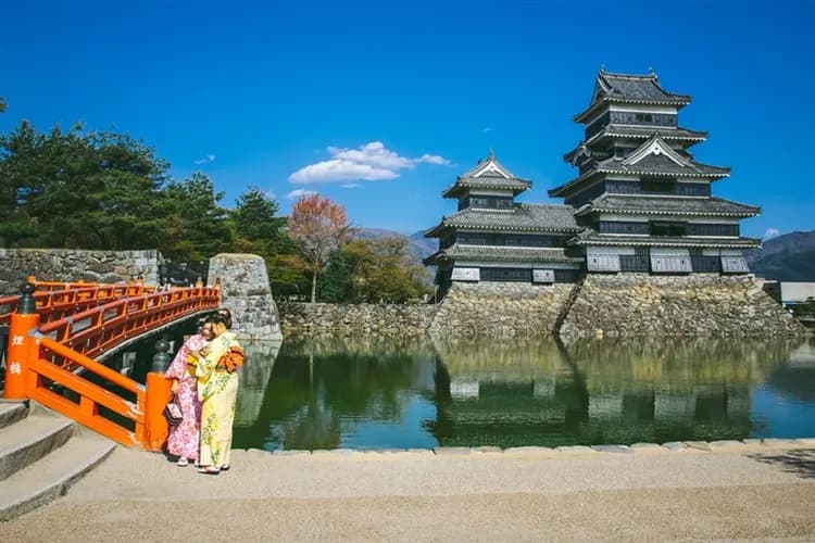 【黑部立山雪牆 粉櫻絕色雙景】賞櫻名所~兼六園、國寶松本城、合掌村(入屋參觀)、甜蝦吃到飽、保住名古屋萬怡、五日