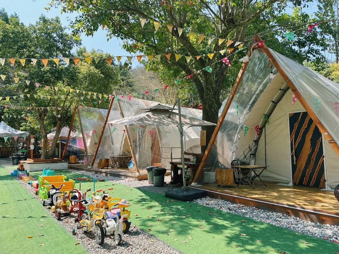 苗栗縣-帆船村露營區｜獨家8折起！豪華露營一泊三食