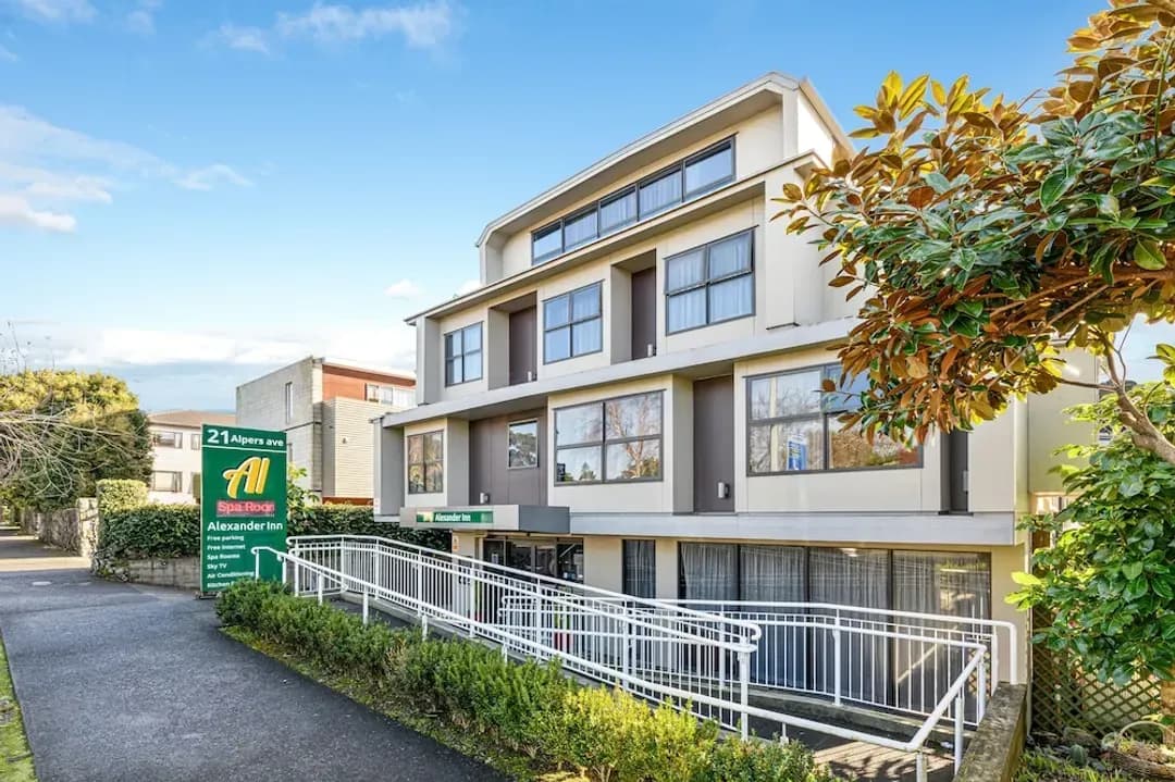 Auckland District-Alexander Inn