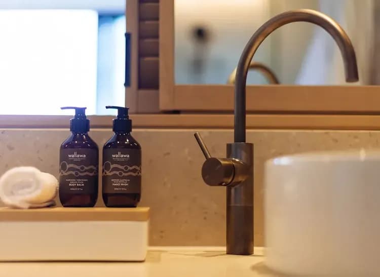 Bathroom amenities