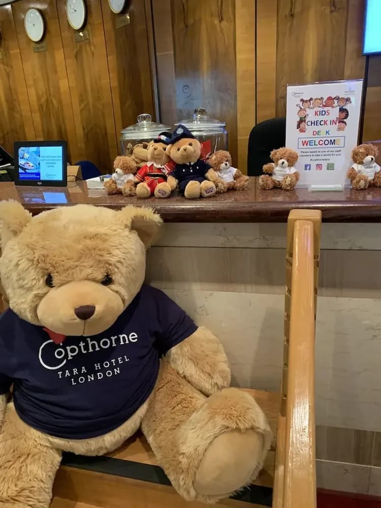 Check-in/check-out kiosk