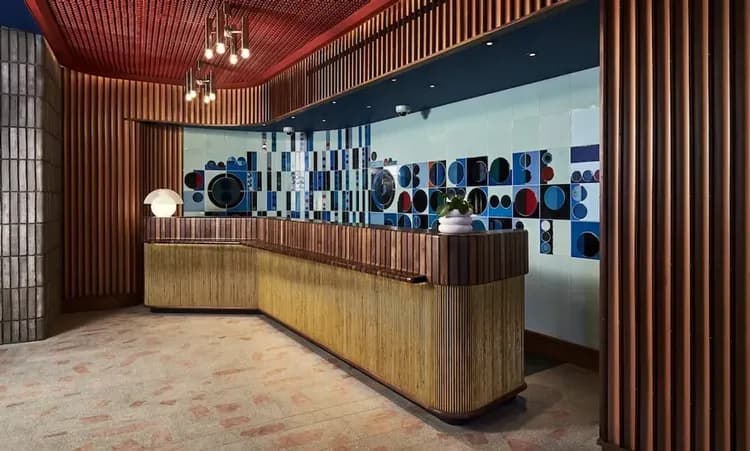 Check-in/check-out kiosk