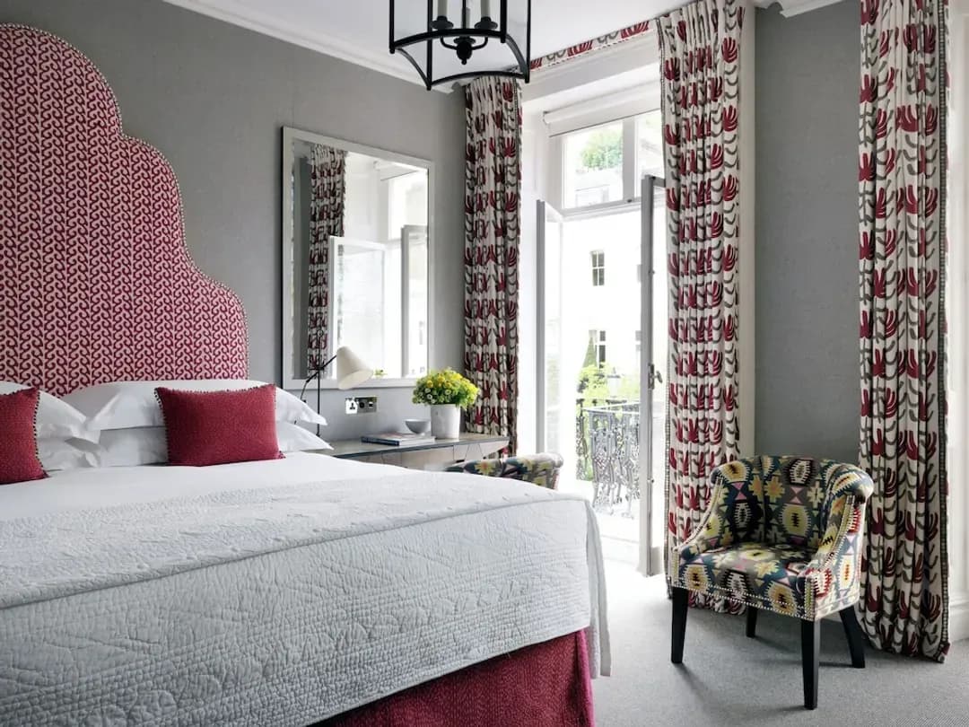 그레이터 런던-넘버 식스틴 호텔, 펌데일 호텔