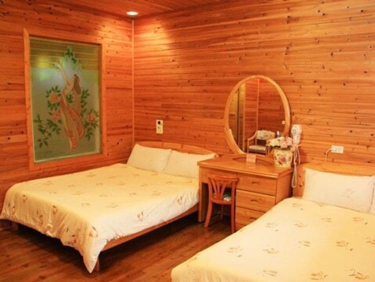 經典木屋四人套房