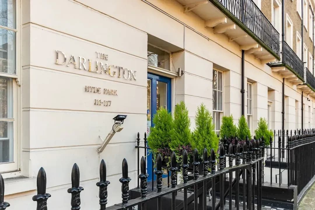 Greater London District-The Darlington Hyde Park