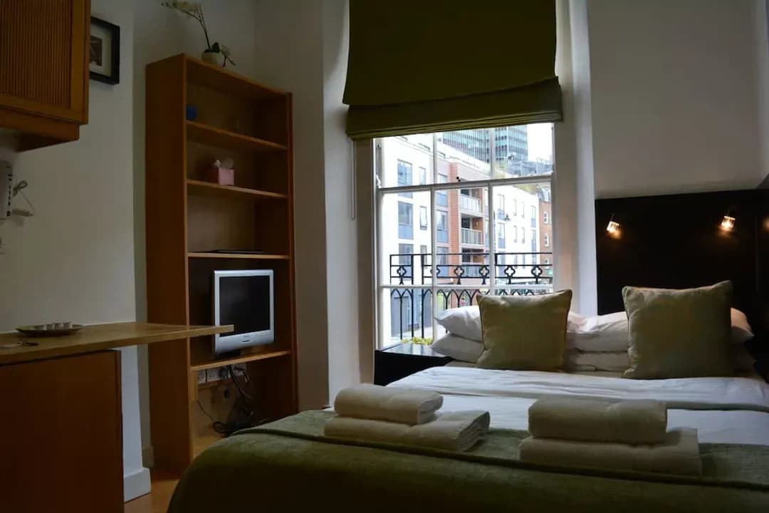 그레이터 런던-스튜디오스 2 렛 노스 가워