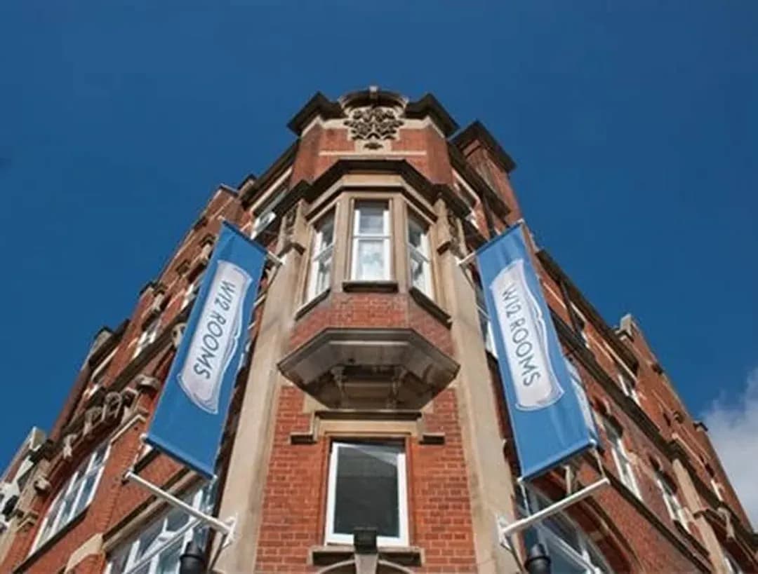 Greater London District-W12 Rooms