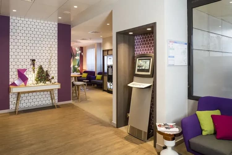 Check-in/check-out kiosk