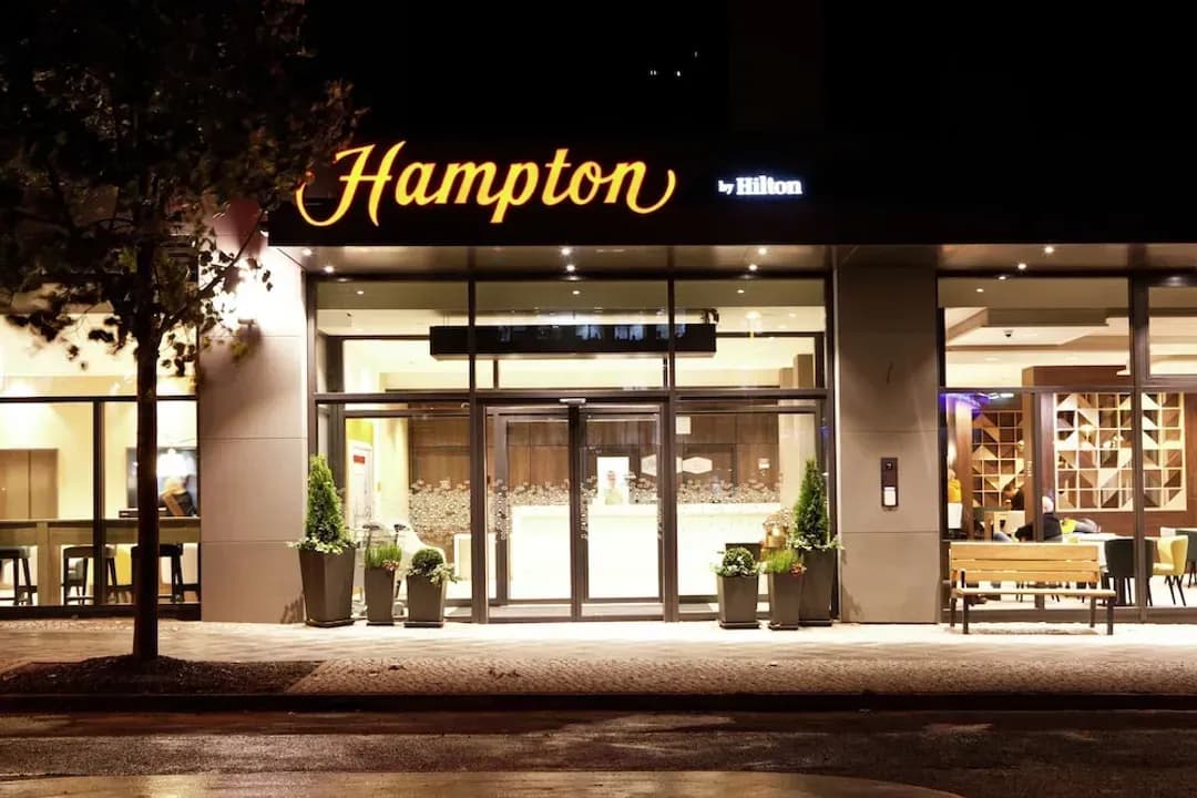 Berlin-Hampton by Hilton Berlin City East Side Gallery