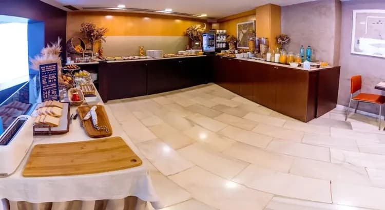 Breakfast area