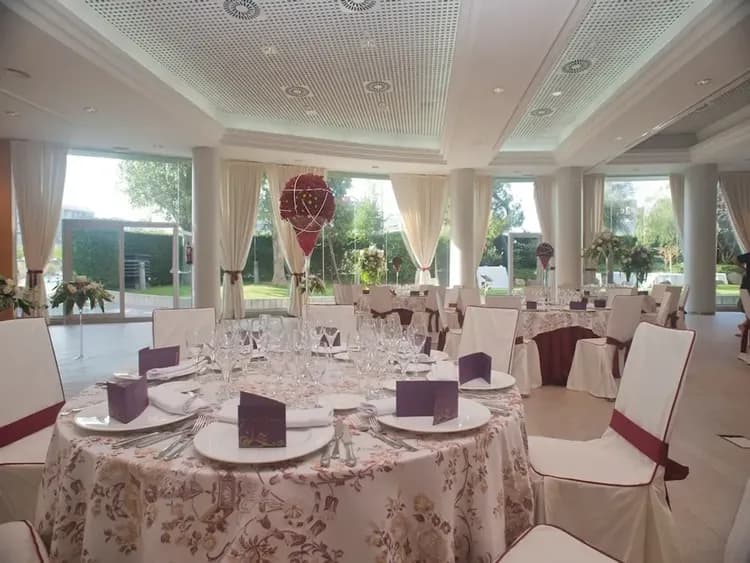 Banquet hall