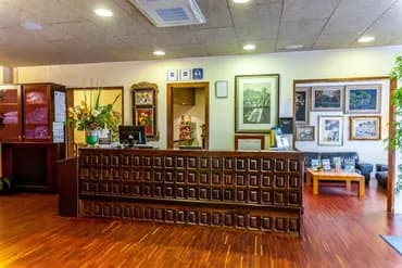 Check-in/check-out kiosk