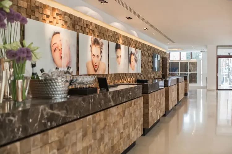 Check-in/check-out kiosk