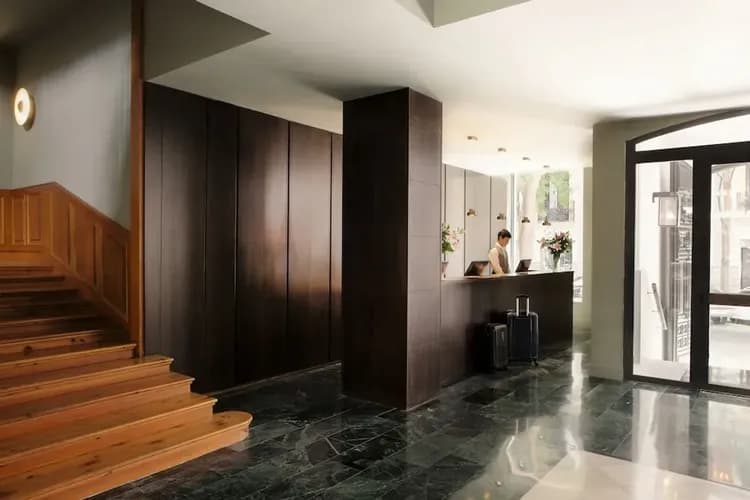 Check-in/check-out kiosk