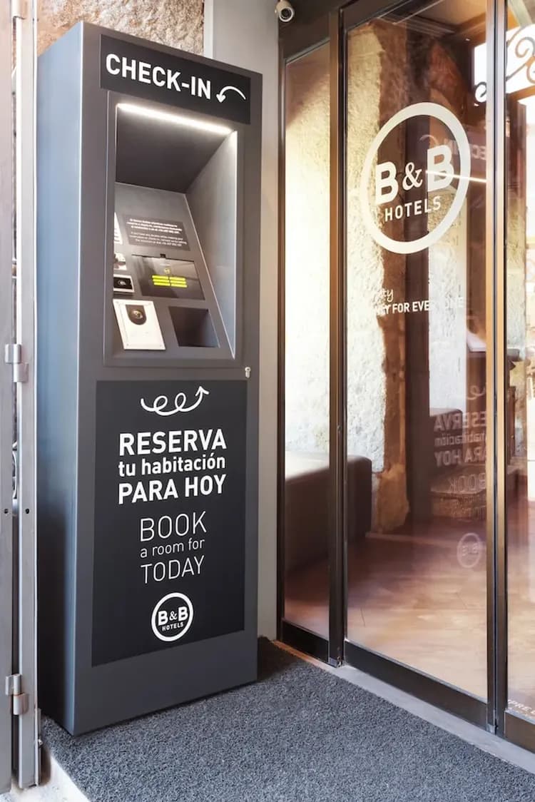 Check-in/check-out kiosk