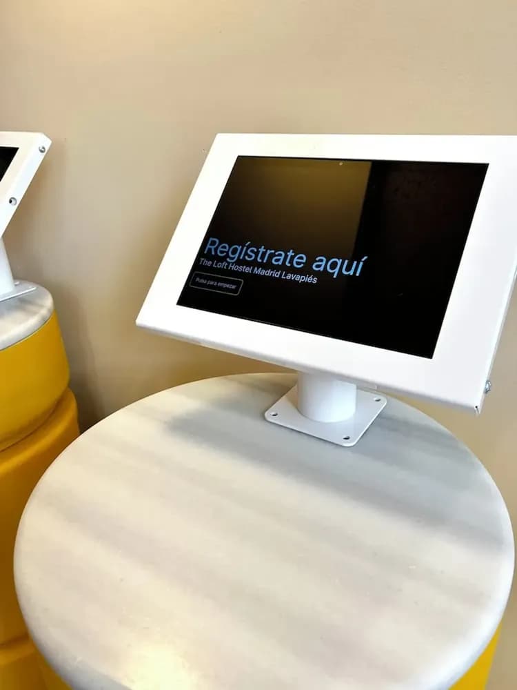 Check-in/check-out kiosk