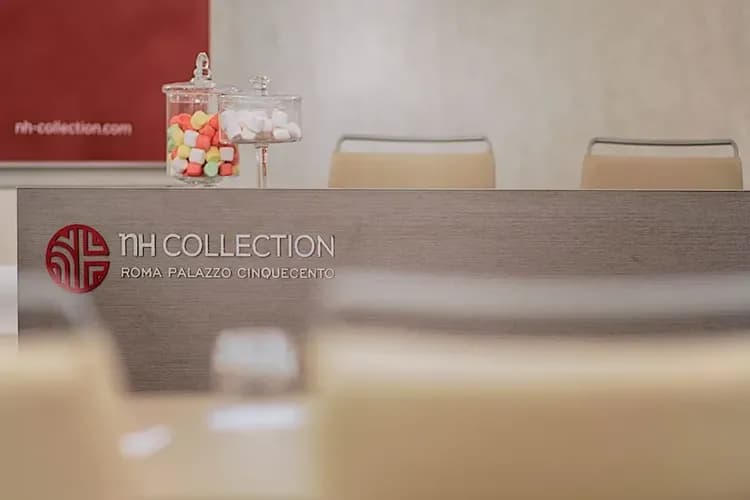 Check-in/check-out kiosk