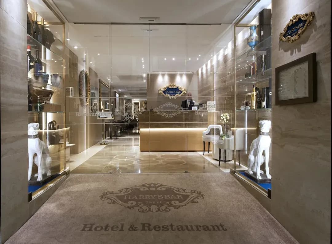 ラツィオ-ハリーズ バー トレビ ホテル & レストラン