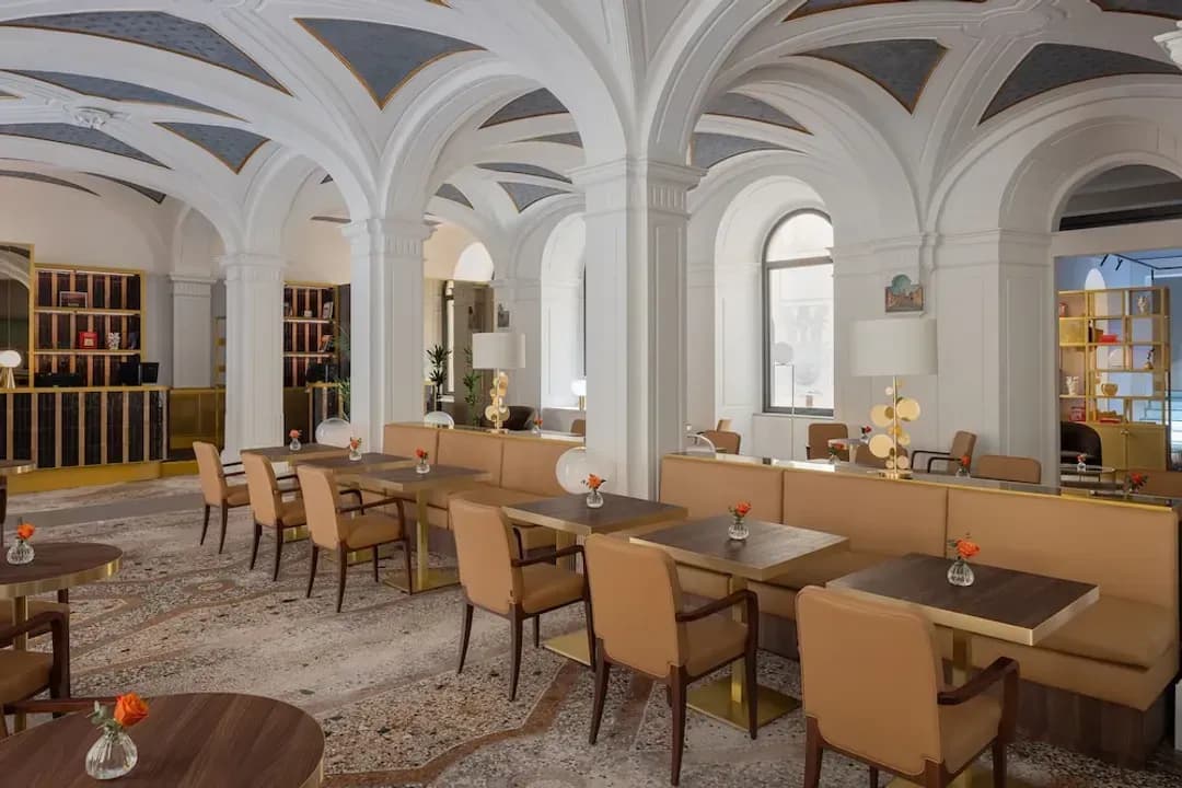 ラツィオ-メゾンローマ ピアッツァ・ディ・スパーニャ | UNAエスペリエンゼ