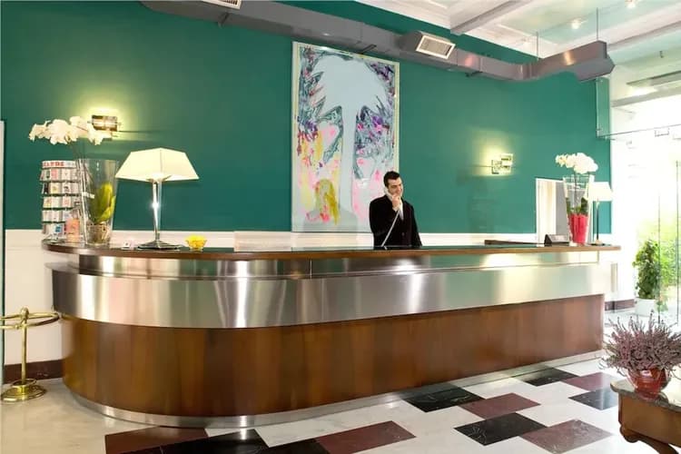 Check-in/check-out kiosk