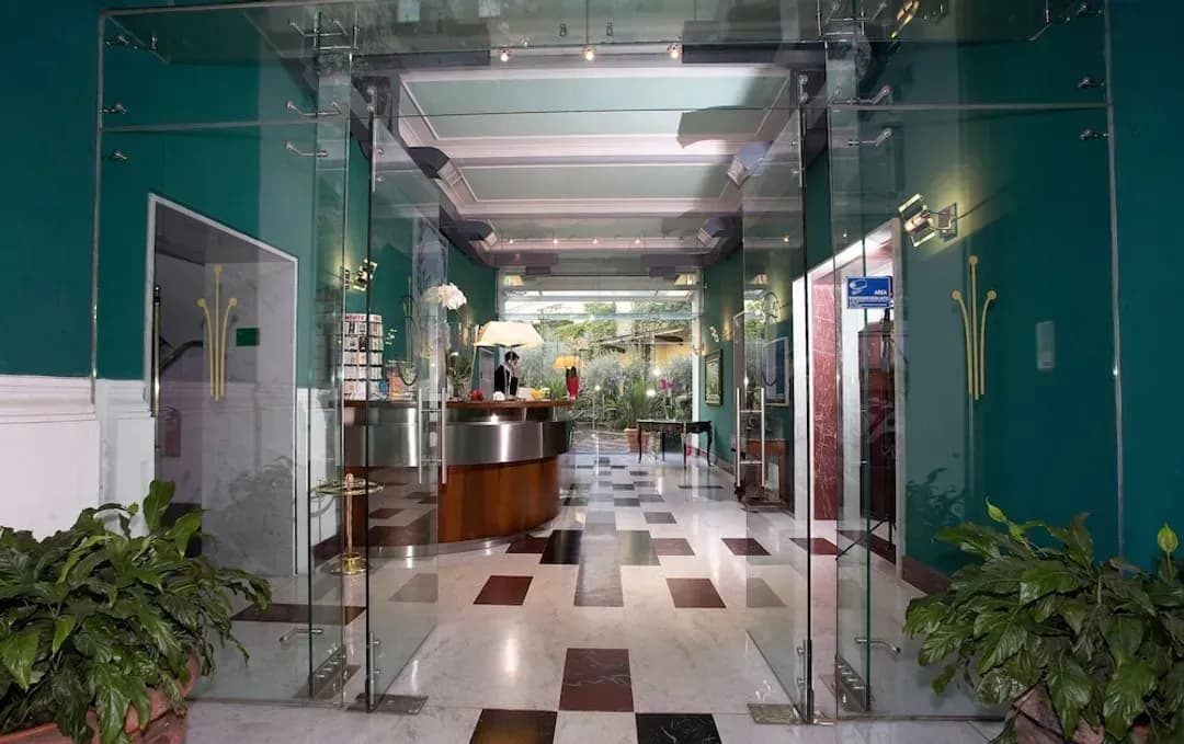 ラツィオ-アテネオ ガーデン パレス