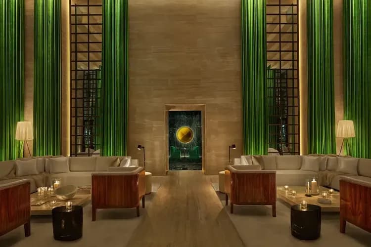 Lobby lounge
