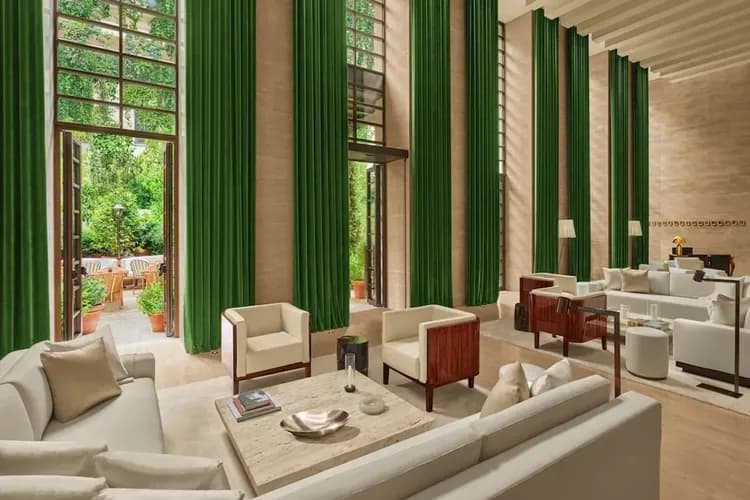 Lobby lounge