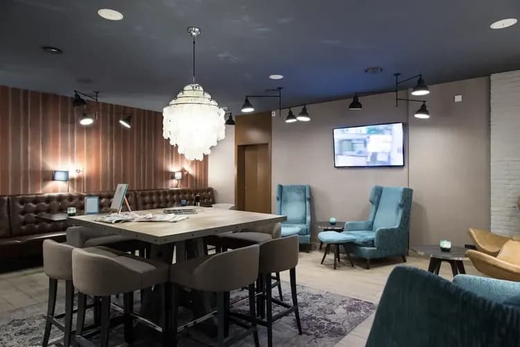Lobby lounge
