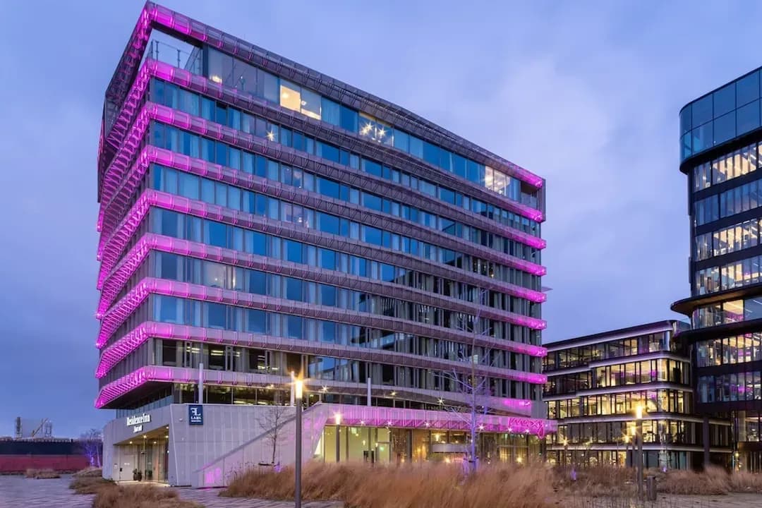 Provincie Noord-Holland-Moxy Amsterdam Houthavens
