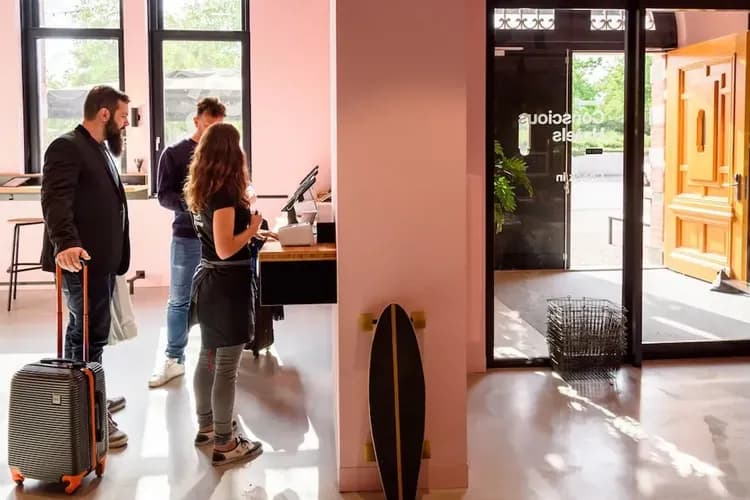 Check-in/check-out kiosk