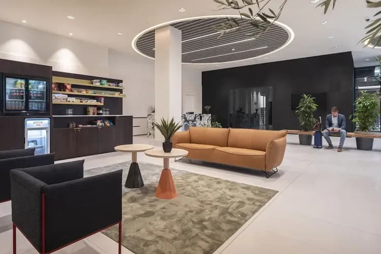 Lobby lounge
