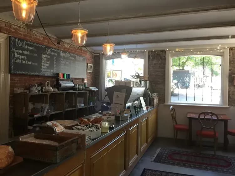 Check-in/check-out kiosk