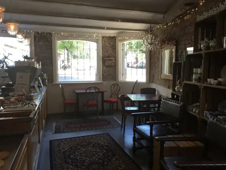 Check-in/check-out kiosk