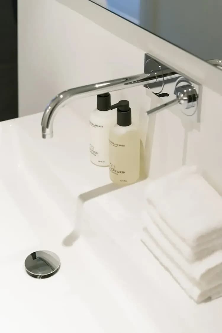 Bathroom amenities