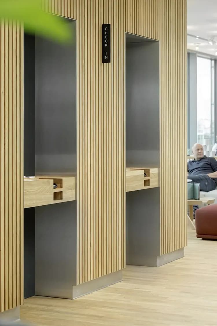 Check-in/check-out kiosk