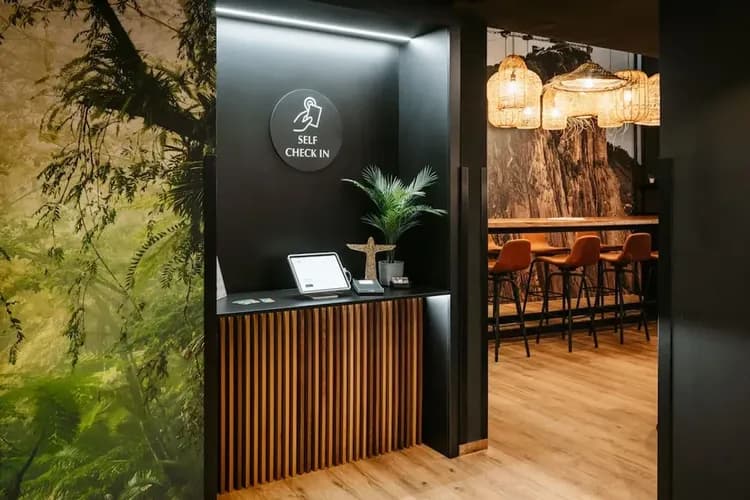 Check-in/check-out kiosk