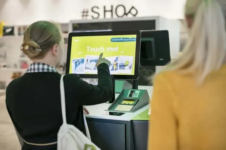 Check-in/check-out kiosk