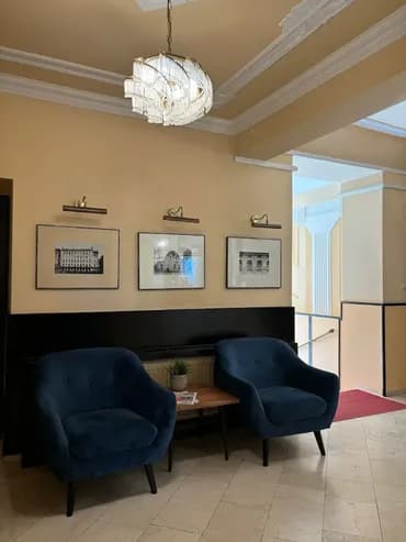 Check-in/check-out kiosk