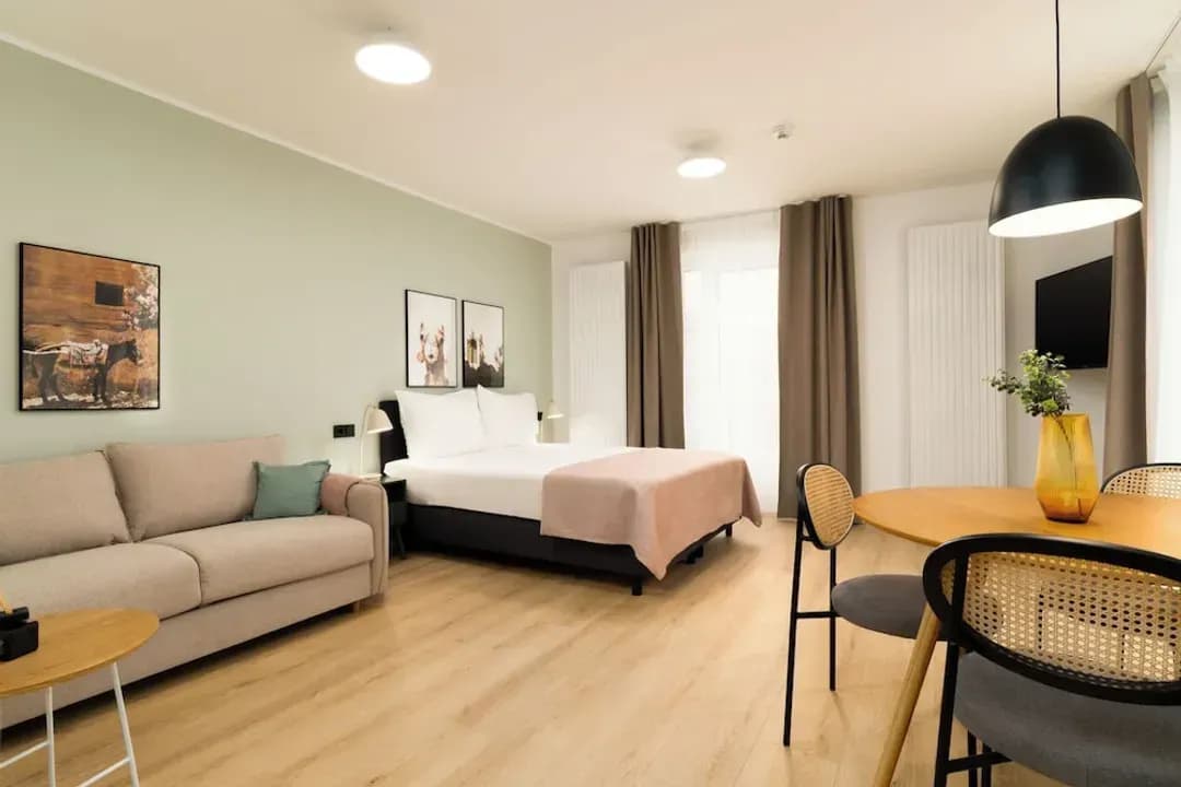 ウィーン-ライムホーム ウィーン ファヴォリテンシュトラーセ