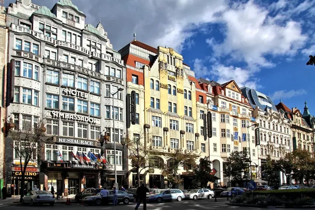 프라하-엠버서더 즐라타 후사