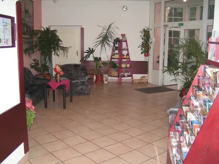 Check-in/check-out kiosk