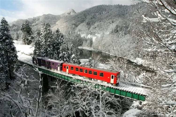 【限量優惠東北】阿仁樹冰纜車、秋田雪境列車、銀山溫泉街、角館、宮澤賢治童話村、中尊寺、美食溫泉、採果、五日