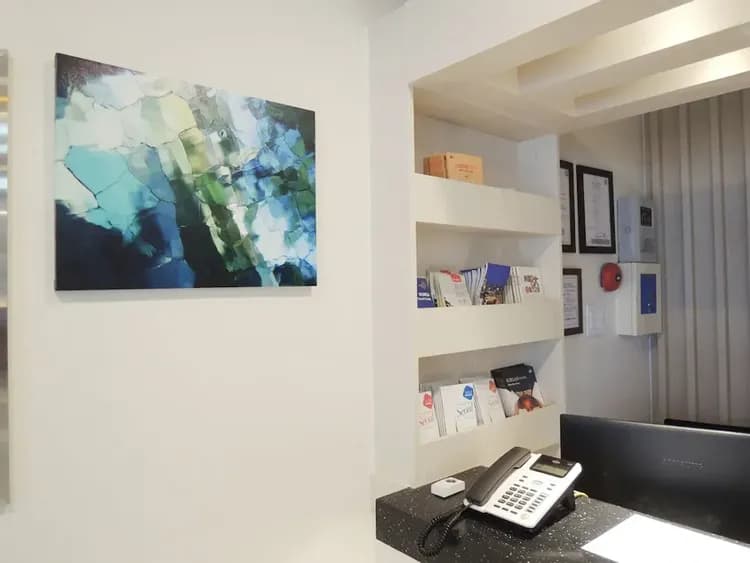 Check-in/check-out kiosk