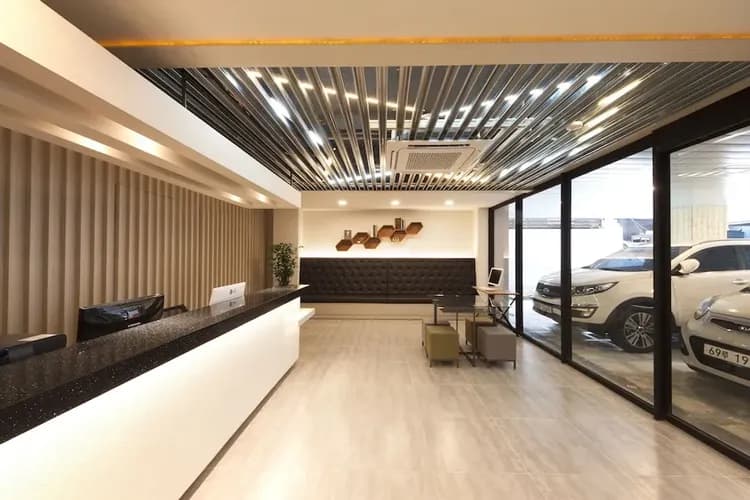 Check-in/check-out kiosk