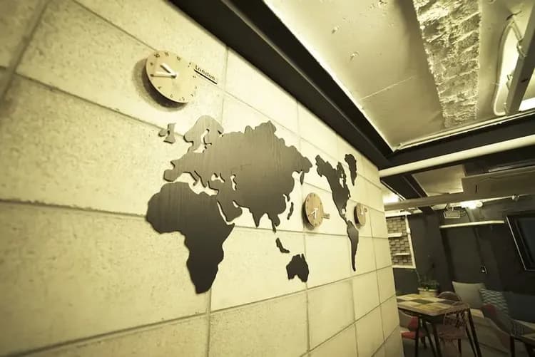 Check-in/check-out kiosk